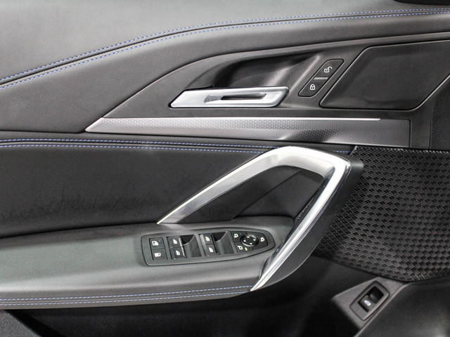 BMW X1 xDrive25e color Blanco. Año 2025. 180KW(245CV). Híbrido Electro/Gasolina. En concesionario Barcelona Premium -- GRAN VIA de Barcelona