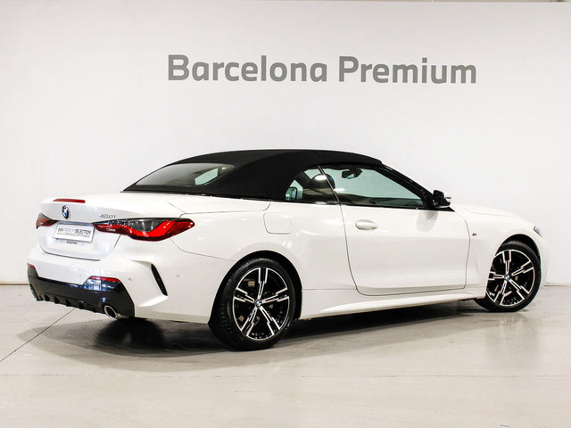 BMW Serie 4 420i Cabrio color Blanco. Año 2022. 135KW(184CV). Gasolina. En concesionario Barcelona Premium -- GRAN VIA de Barcelona