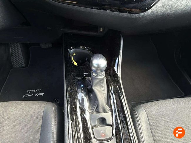 Foto 10 Toyota C-HR 220PH Advance 164 kW (223 CV)