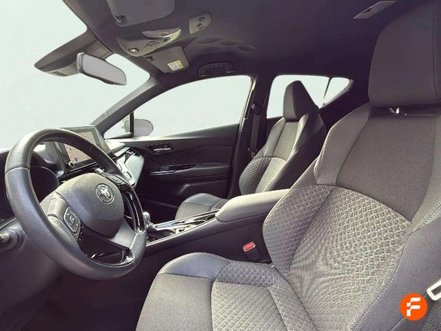 Foto 13 Toyota C-HR 220PH Advance 164 kW (223 CV)