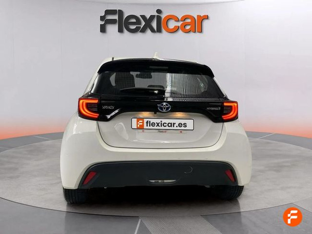 Foto 9 Toyota Yaris 120H Active Tech 85 kW (116 CV)