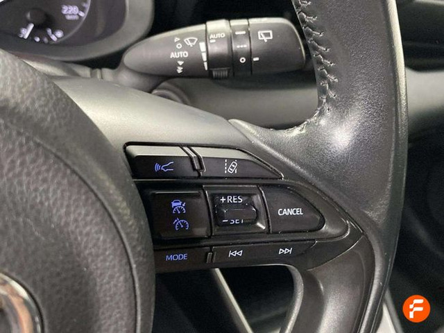 Foto 15 Toyota Yaris 120H Active Tech 85 kW (116 CV)