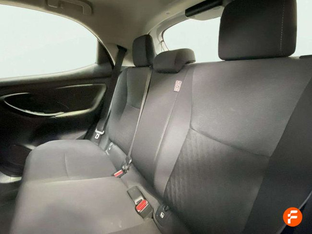 Foto 18 Toyota Yaris 120H Active Tech 85 kW (116 CV)