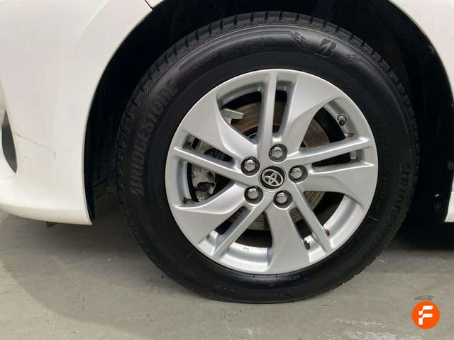 Foto 23 Toyota Yaris 120H Active Tech 85 kW (116 CV)