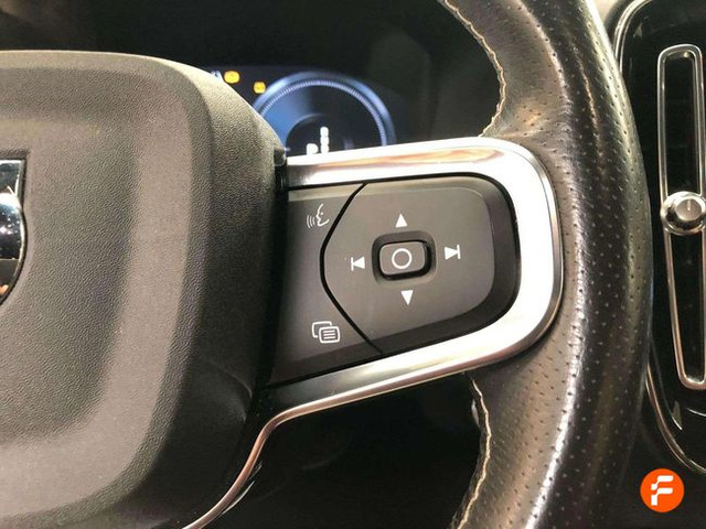 Foto 17 Volvo XC40 T5 Twin Recharge Inscription Auto 193 kW (262 CV)