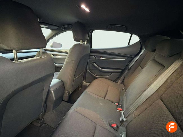 Foto 15 Mazda Mazda 3 2.0 SKYACTIV-G Zenith 89 kW (122 CV)