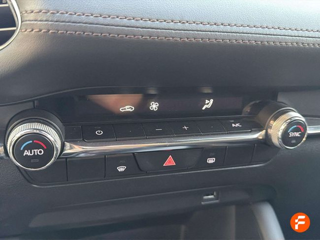 Foto 20 Mazda Mazda 3 2.0 SKYACTIV-G Zenith 89 kW (122 CV)