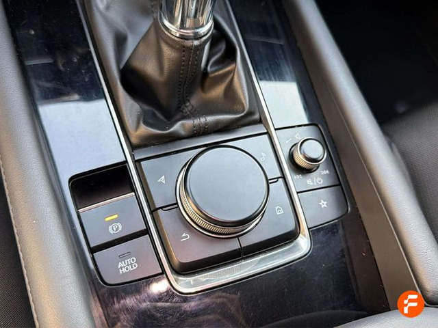 Foto 21 Mazda Mazda 3 2.0 SKYACTIV-G Zenith 89 kW (122 CV)