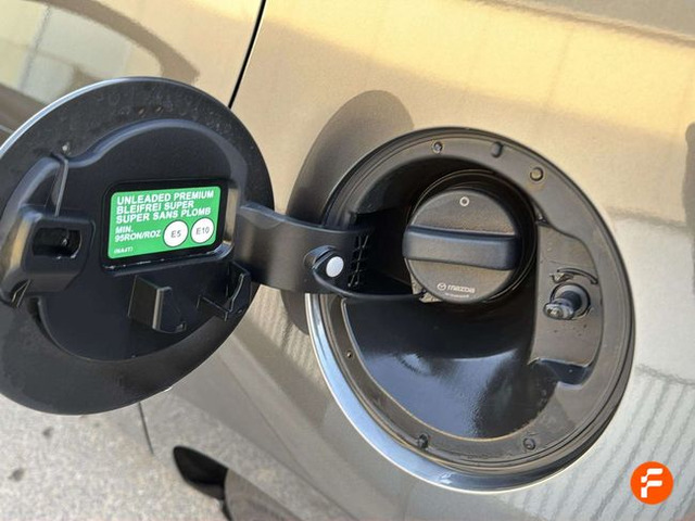 Foto 38 Mazda Mazda 3 2.0 SKYACTIV-G Zenith 89 kW (122 CV)