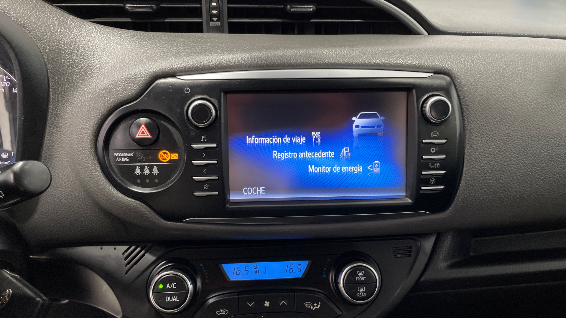 Toyota Yaris 1.5 100H en Barcelona