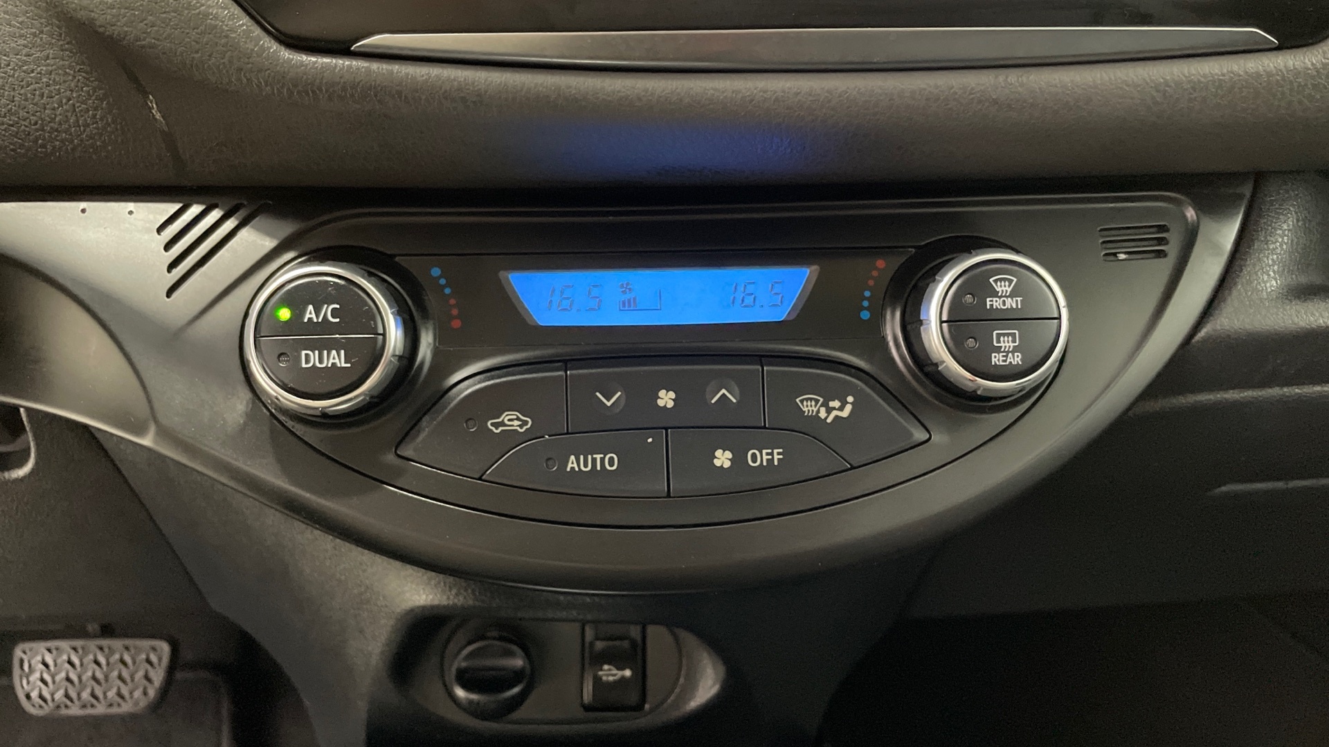 Toyota Yaris 1.5 100H en Barcelona