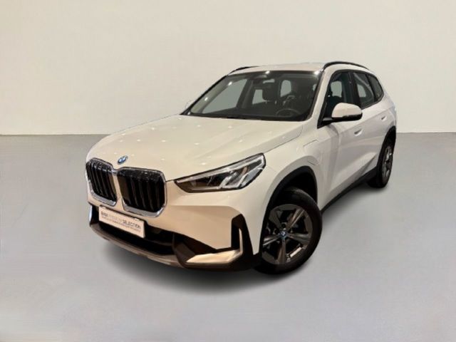 BMW X1 xDrive25e color Blanco. Año 2024. 180KW(245CV). Híbrido Electro/Gasolina. En concesionario Automotor Costa, S.L.U. de Almería