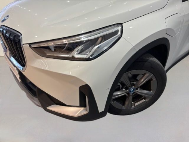 BMW X1 xDrive25e color Blanco. Año 2024. 180KW(245CV). Híbrido Electro/Gasolina. En concesionario Automotor Costa, S.L.U. de Almería