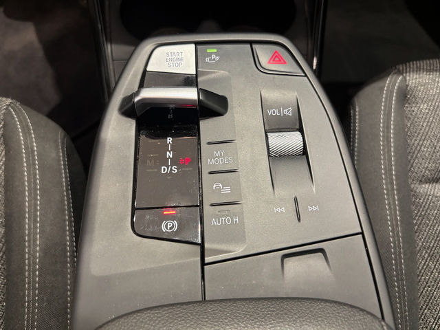 BMW X1 xDrive25e color Blanco. Año 2024. 180KW(245CV). Híbrido Electro/Gasolina. En concesionario Automotor Costa, S.L.U. de Almería