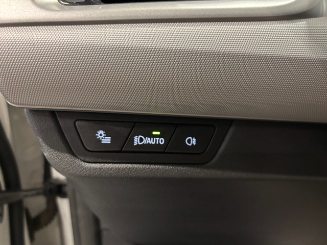 BMW X1 xDrive25e color Blanco. Año 2024. 180KW(245CV). Híbrido Electro/Gasolina. En concesionario Automotor Costa, S.L.U. de Almería