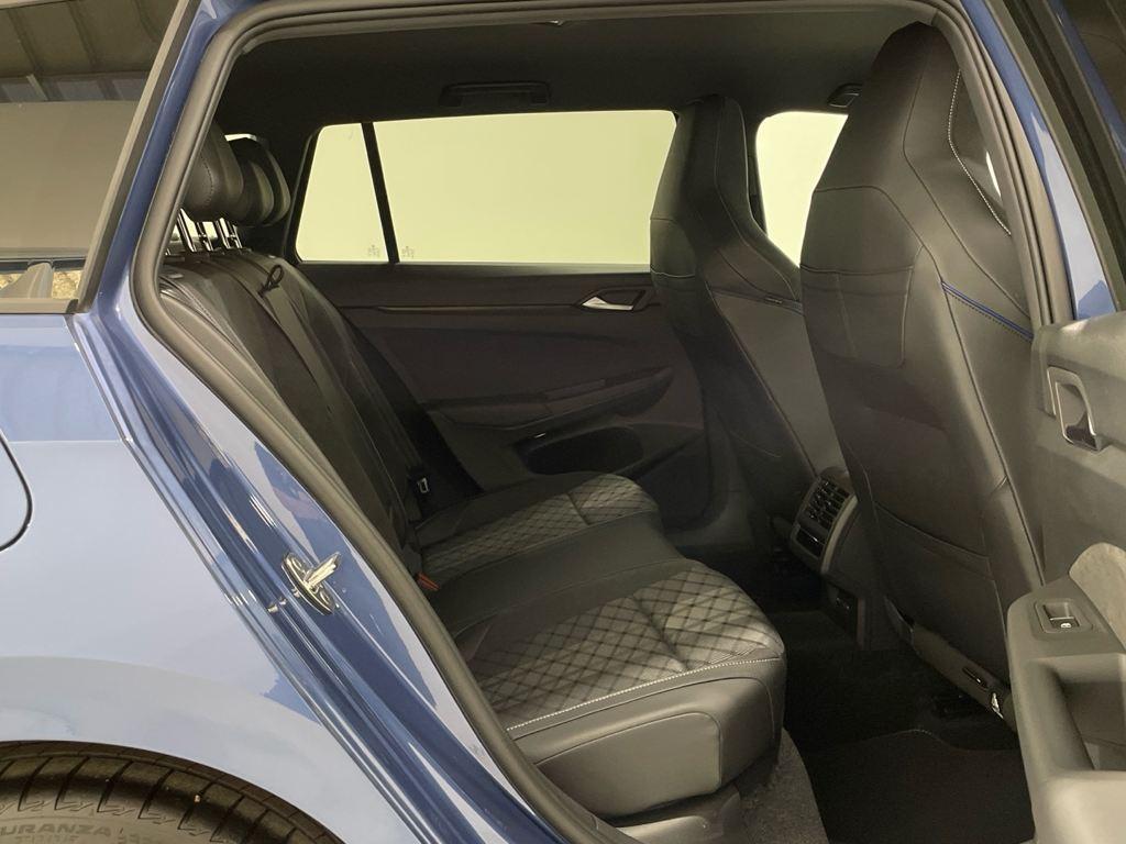 Volkswagen Golf Variant 1.5 eTSI en Barcelona