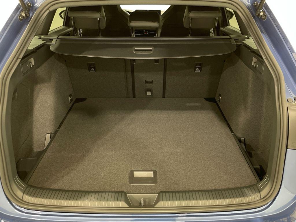 Volkswagen Golf Variant 1.5 eTSI en Barcelona