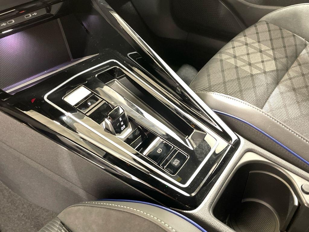 Volkswagen Golf Variant 1.5 eTSI en Barcelona