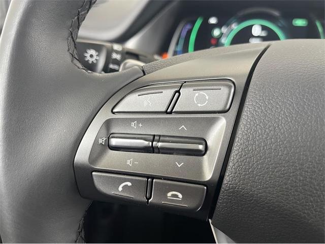 Foto 7 Hyundai Ioniq 1.6 GDI HEV Tecno DCT 104 kW (141 CV)