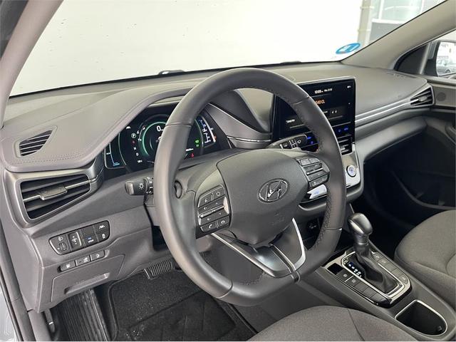 Foto 21 Hyundai Ioniq 1.6 GDI HEV Tecno DCT 104 kW (141 CV)