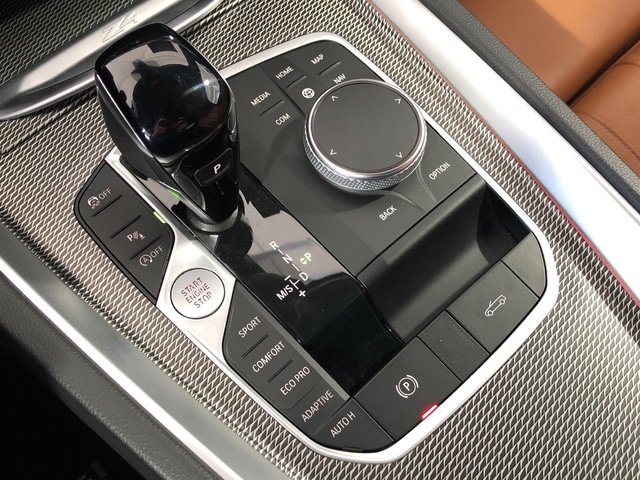 BMW Z4 M40i Cabrio color Negro. Año 2022. 250KW(340CV). Gasolina. En concesionario Vehinter Getafe de Madrid