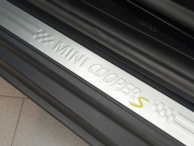 fotoG 25 del MINI MINI Cooper SE 135 kW (184 CV) 184cv Eléctrico del 2021 en Zaragoza