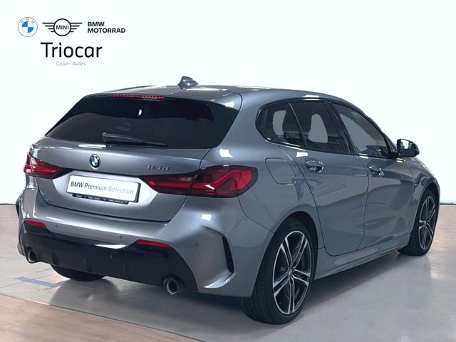 BMW Serie 1 118d color Gris. Año 2024. 110KW(150CV). Diésel. En concesionario Triocar Gijón (Bmw y Mini) de Asturias