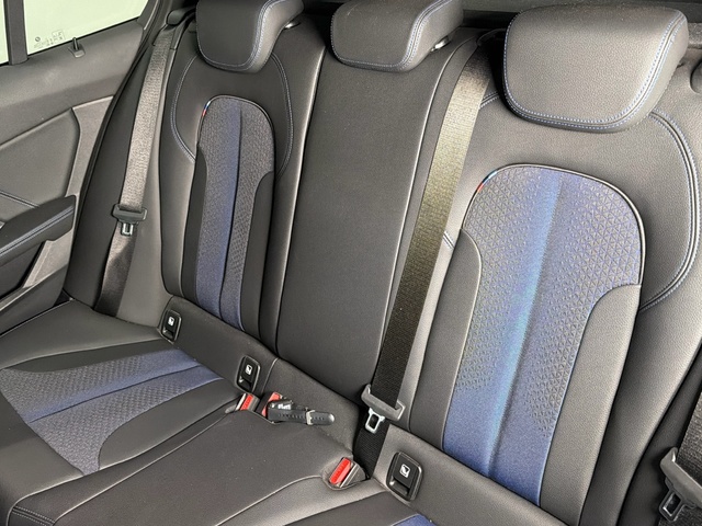 BMW Serie 1 118d color Gris. Año 2024. 110KW(150CV). Diésel. En concesionario Triocar Gijón (Bmw y Mini) de Asturias