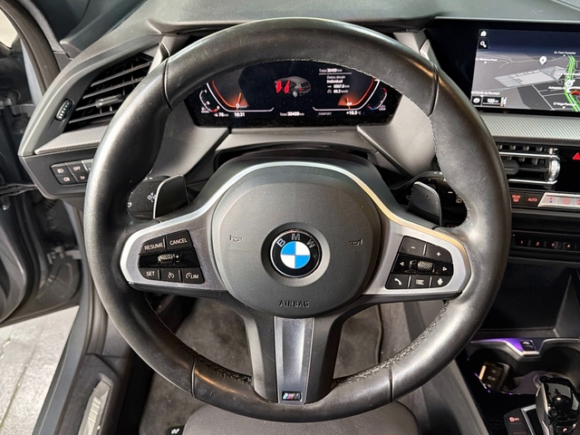 BMW Serie 1 118d color Gris. Año 2024. 110KW(150CV). Diésel. En concesionario Triocar Gijón (Bmw y Mini) de Asturias