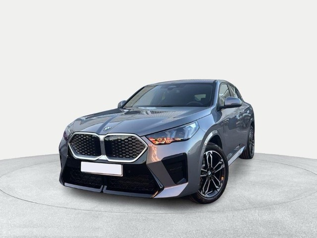 BMW iX2 xDrive30 color Gris. Año 2025. 230KW(313CV). Eléctrico. En concesionario Ilbira Motor | Granada de Granada