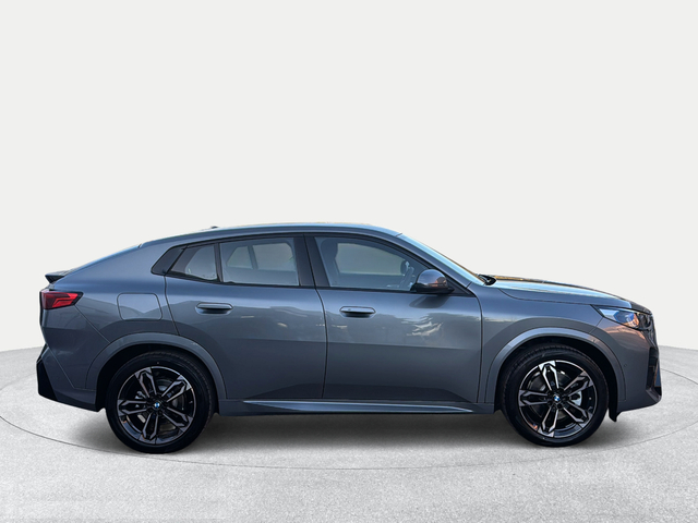 BMW iX2 xDrive30 color Gris. Año 2025. 230KW(313CV). Eléctrico. En concesionario Ilbira Motor | Granada de Granada