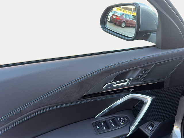 BMW iX2 xDrive30 color Gris. Año 2025. 230KW(313CV). Eléctrico. En concesionario Ilbira Motor | Granada de Granada