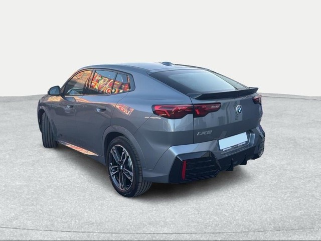 BMW iX2 xDrive30 color Gris. Año 2025. 230KW(313CV). Eléctrico. En concesionario Ilbira Motor | Granada de Granada