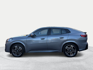 Fotos de BMW iX2 xDrive30 color Gris. Año 2025. 230KW(313CV). Eléctrico. En concesionario Ilbira Motor | Granada de Granada