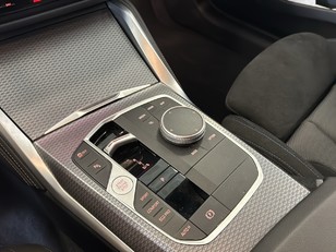 BMW Serie 4 420d Gran Coupe color Negro. Año 2025. 140KW(190CV). Diésel. En concesionario Enekuri Motor de Vizcaya