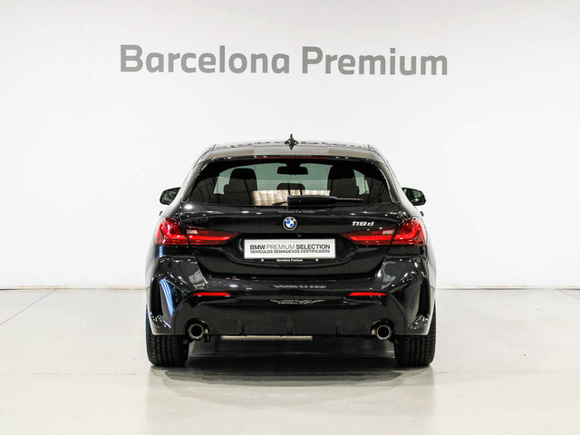 BMW Serie 1 118d color Negro. Año 2024. 110KW(150CV). Diésel. En concesionario Barcelona Premium -- GRAN VIA de Barcelona