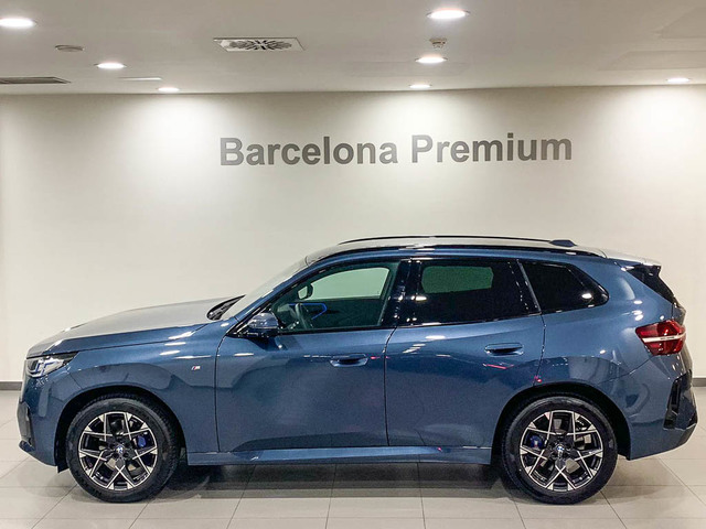 BMW X3 xDrive20d color Azul. Año 2024. 145KW(197CV). Diésel. En concesionario Barcelona Premium -- GRAN VIA de Barcelona