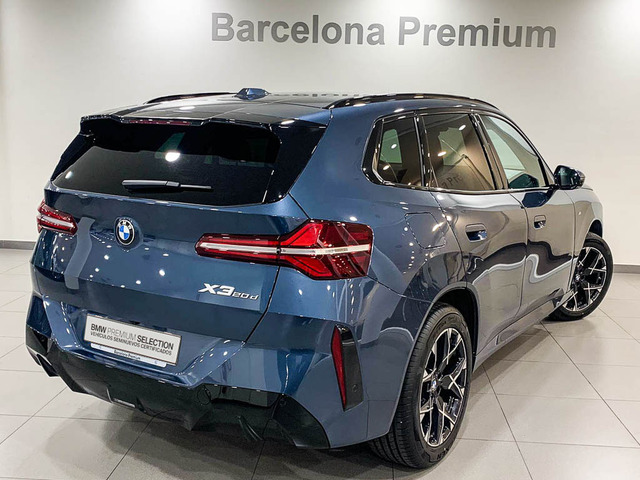 BMW X3 xDrive20d color Azul. Año 2024. 145KW(197CV). Diésel. En concesionario Barcelona Premium -- GRAN VIA de Barcelona