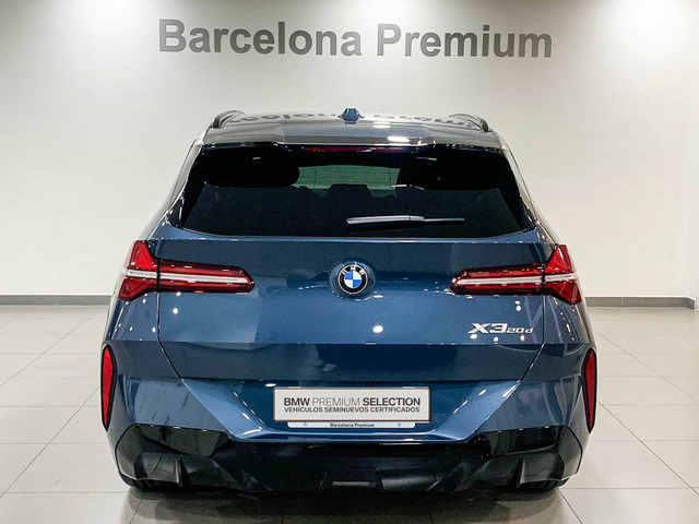 BMW X3 xDrive20d color Azul. Año 2024. 145KW(197CV). Diésel. En concesionario Barcelona Premium -- GRAN VIA de Barcelona