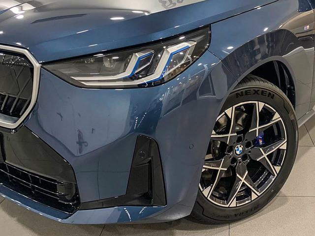 BMW X3 xDrive20d color Azul. Año 2024. 145KW(197CV). Diésel. En concesionario Barcelona Premium -- GRAN VIA de Barcelona