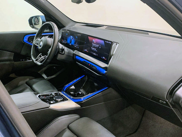 BMW X3 xDrive20d color Azul. Año 2024. 145KW(197CV). Diésel. En concesionario Barcelona Premium -- GRAN VIA de Barcelona