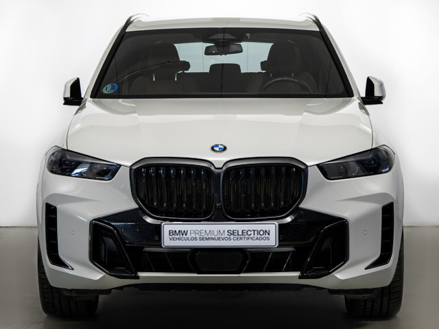 BMW X5 xDrive30d color Blanco. Año 2024. 219KW(298CV). Diésel. En concesionario BMW Fuenteolid Valladolid de Valladolid