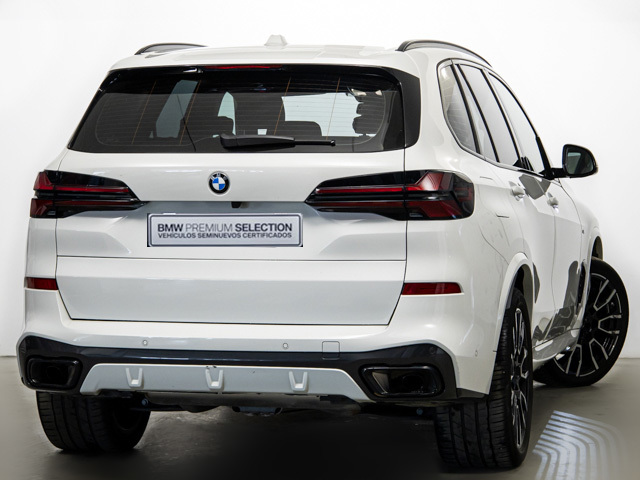 BMW X5 xDrive30d color Blanco. Año 2024. 219KW(298CV). Diésel. En concesionario BMW Fuenteolid Valladolid de Valladolid
