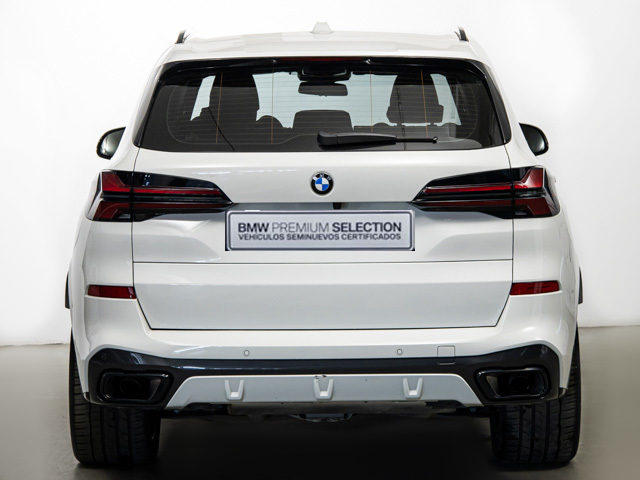 BMW X5 xDrive30d color Blanco. Año 2024. 219KW(298CV). Diésel. En concesionario BMW Fuenteolid Valladolid de Valladolid