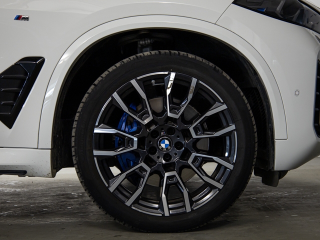BMW X5 xDrive30d color Blanco. Año 2024. 219KW(298CV). Diésel. En concesionario BMW Fuenteolid Valladolid de Valladolid