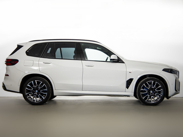 BMW X5 xDrive30d color Blanco. Año 2024. 219KW(298CV). Diésel. En concesionario BMW Fuenteolid Valladolid de Valladolid