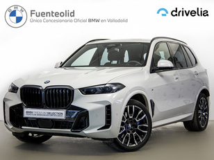 Fotos de BMW X5 xDrive30d color Blanco. Año 2024. 219KW(298CV). Diésel. En concesionario BMW Fuenteolid Valladolid de Valladolid