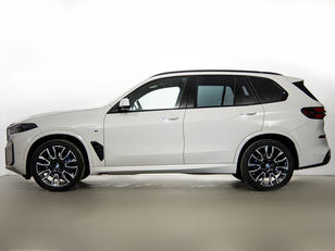 Fotos de BMW X5 xDrive30d color Blanco. Año 2024. 219KW(298CV). Diésel. En concesionario BMW Fuenteolid Valladolid de Valladolid