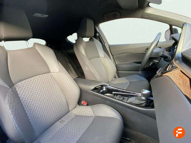 Foto 19 Toyota C-HR 180H Advance 135 kW (184 CV)