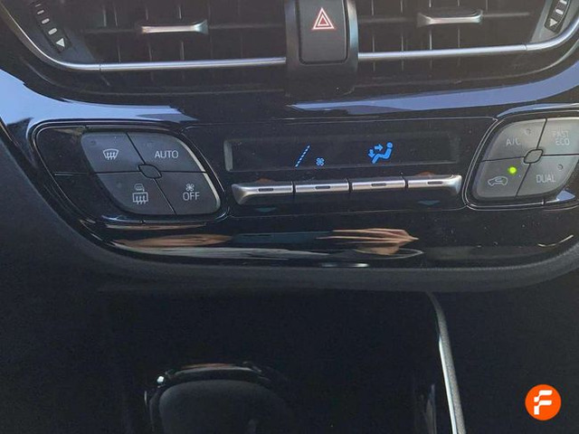 Foto 20 Toyota C-HR 180H Advance 135 kW (184 CV)